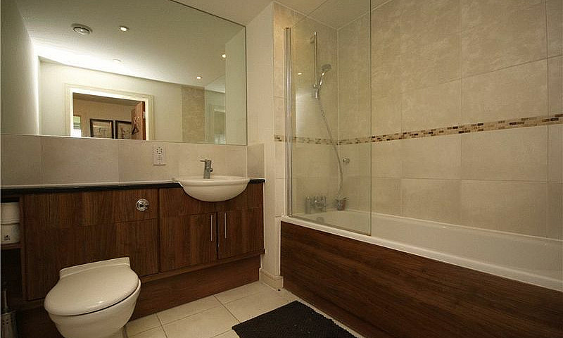 2 Bedroom Flat In Br...