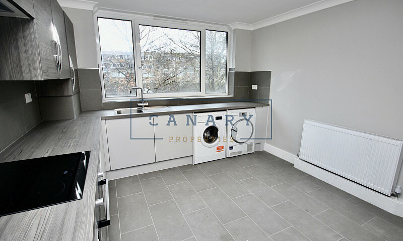 3 Bedroom Flat In Ba...