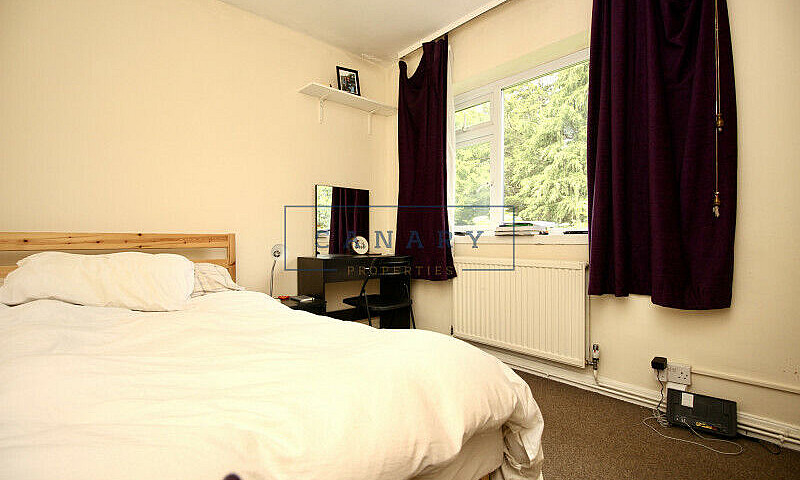 2 Bedroom Flat In Cl...
