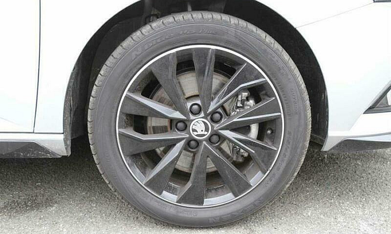 2021 Skoda Fabia 1.0...