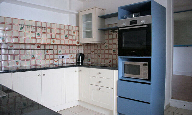 3 Bedroom Flat In Al...
