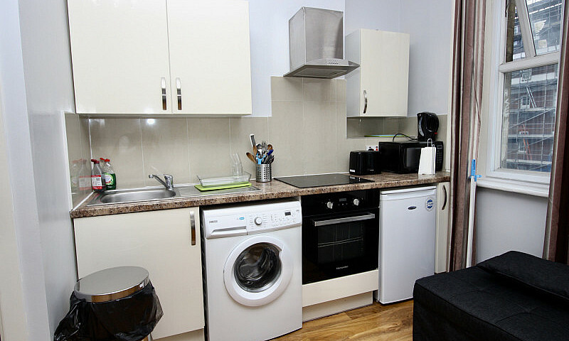 1 Bedroom Flat In 22...