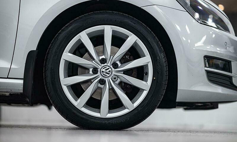 2013 Volkswagen Golf...