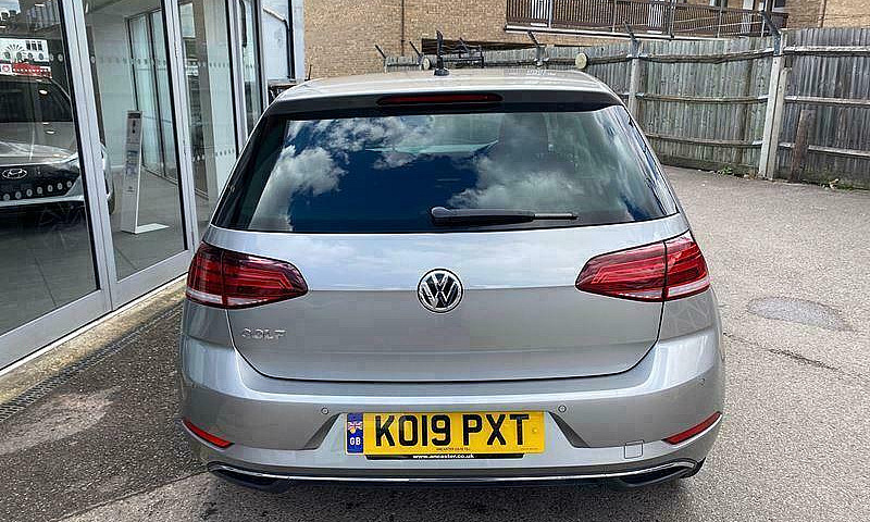 2019 Volkswagen Golf...
