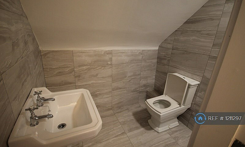 2 Bedroom Flat In Ga...