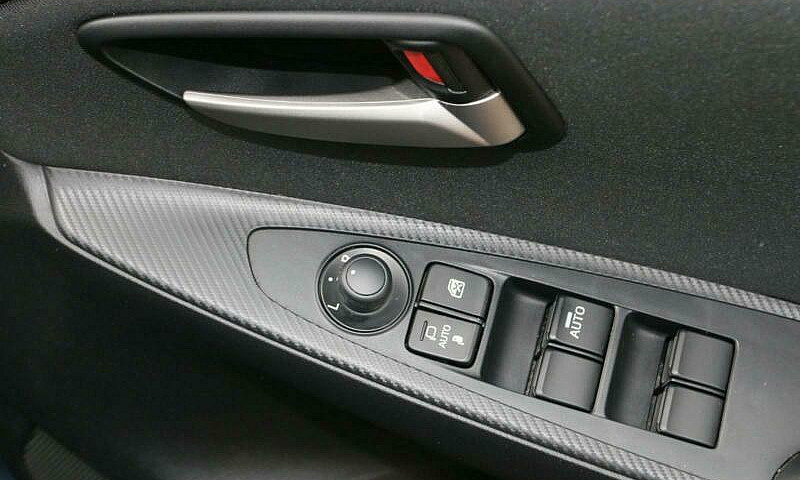2018 Mazda Mazda2 1....