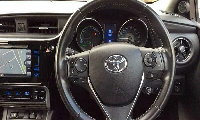 2018 Toyota Auris Hy...