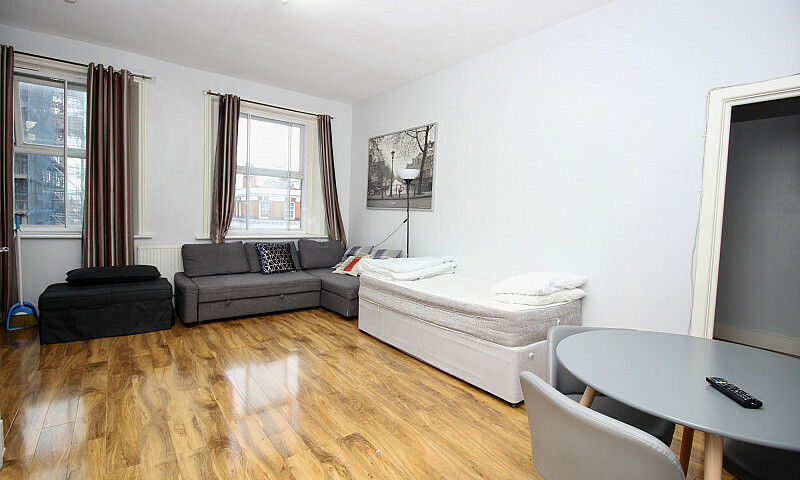 1 Bedroom Flat In 22...