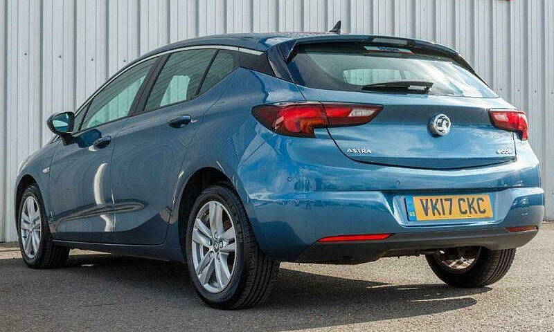 2017 Vauxhall Astra ...