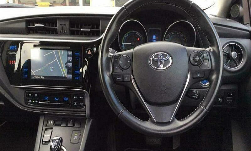 2018 Toyota Auris Hy...
