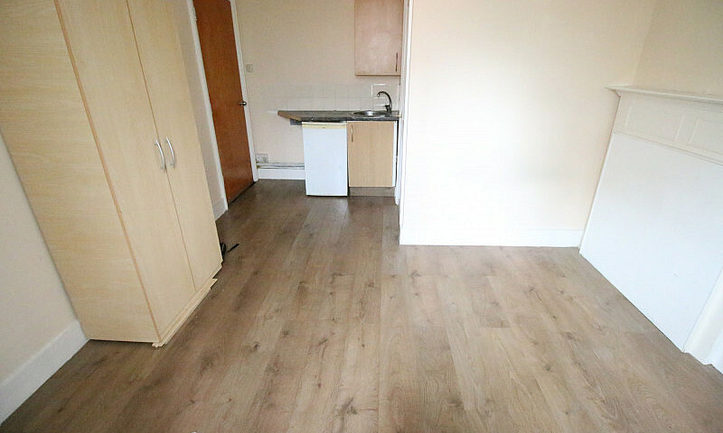 Studio Flat In St. S...