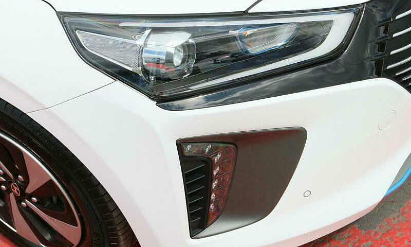 2019 Hyundai Ioniq 1...