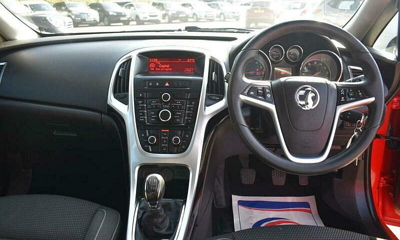 2014 Vauxhall Astra ...