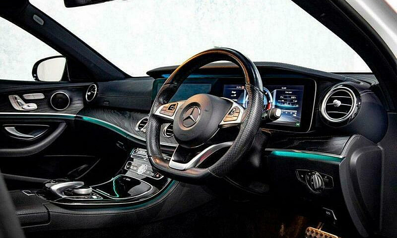 2017 Mercedes-Benz E...