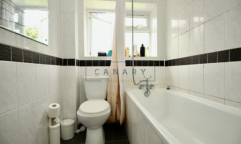 2 Bedroom Flat In Cl...