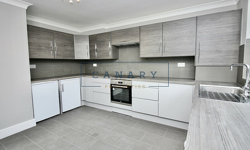 3 Bedroom Flat In Ba...