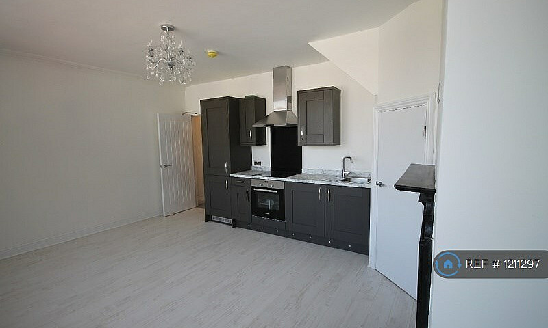 2 Bedroom Flat In Ga...
