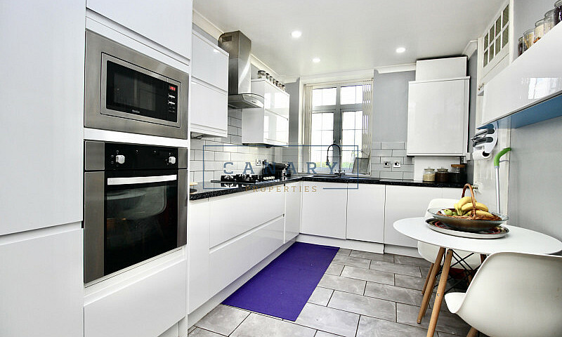 2 Bedroom Flat In Cl...