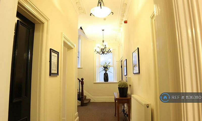 10 Bedroom House In ...