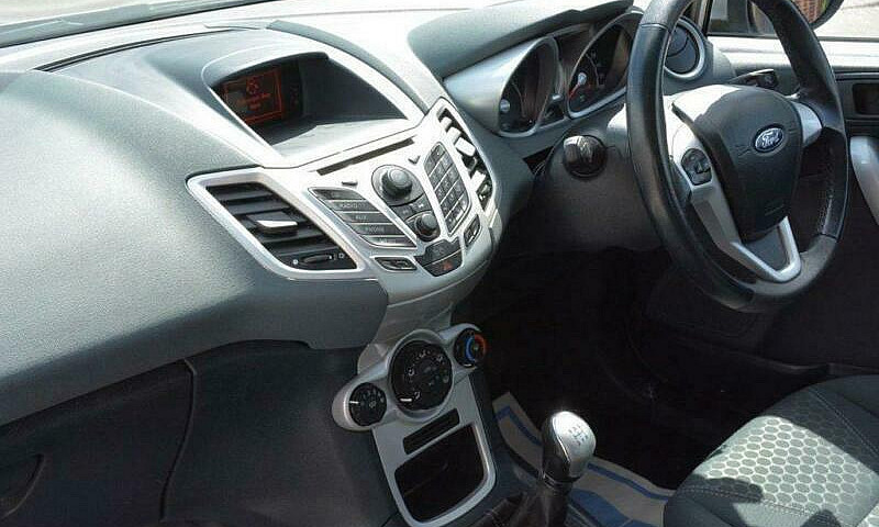 2011 11 Ford Fiesta ...