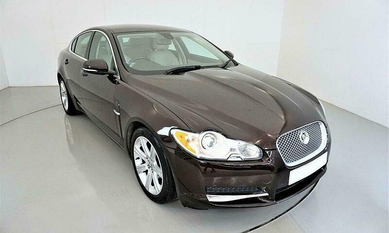 2010 Red Jaguar Xf 3...