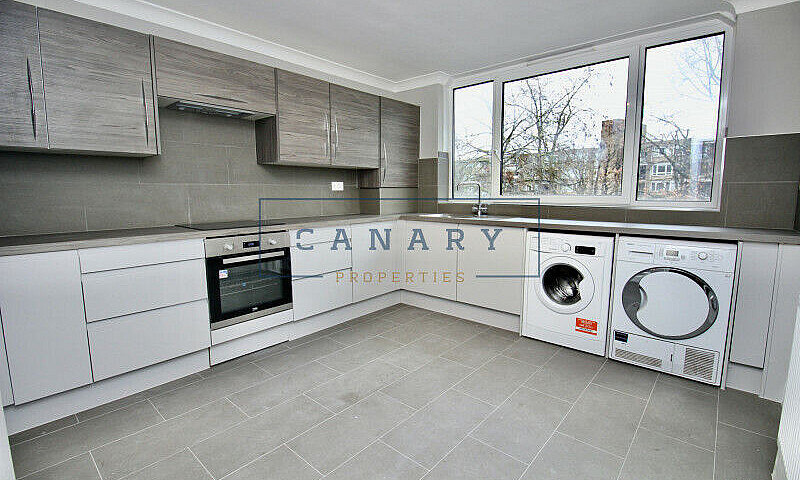 3 Bedroom Flat In Ba...