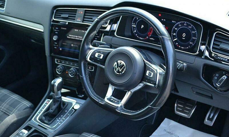 2017 17 Volkswagen G...