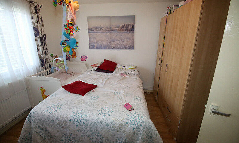 2 Bedroom Flat In Su...
