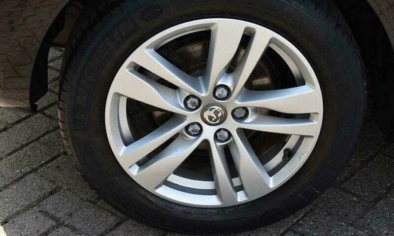 2016 Vauxhall Astra ...