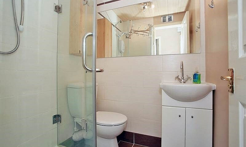1 Bedroom Flat In Fa...