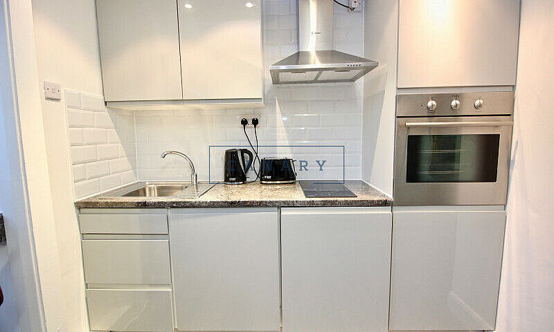 Studio Flat In Park ...