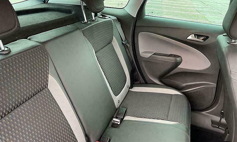 2019 Vauxhall Crossl...