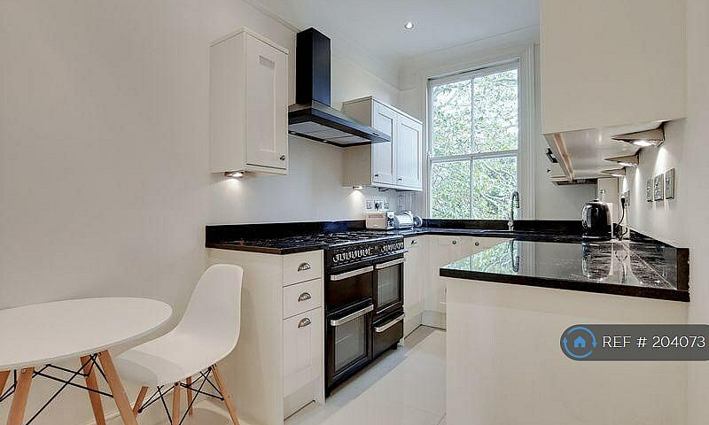 2 Bedroom Flat In Ha...