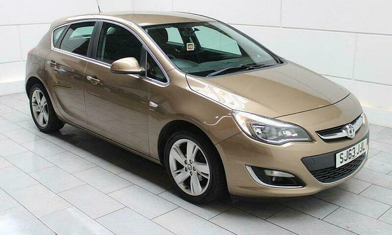 2013 Vauxhall Astra ...