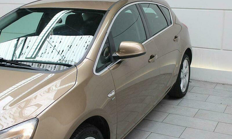 2013 Vauxhall Astra ...
