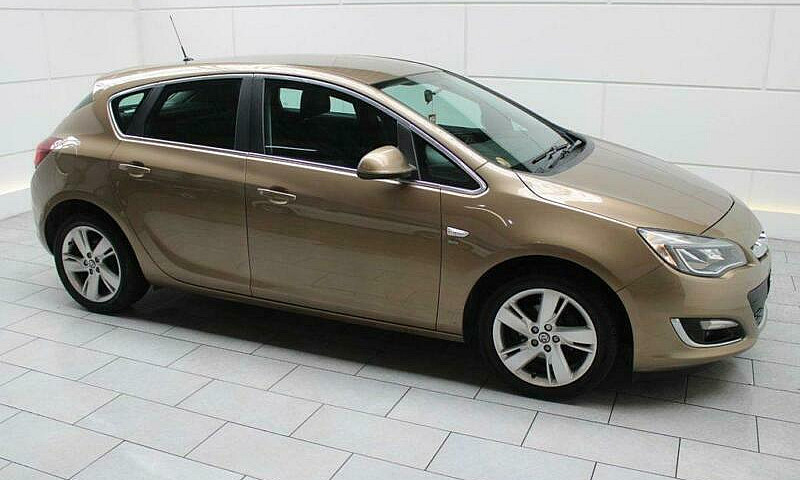 2013 Vauxhall Astra ...