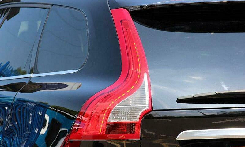 2016 16 Volvo Xc60 2...