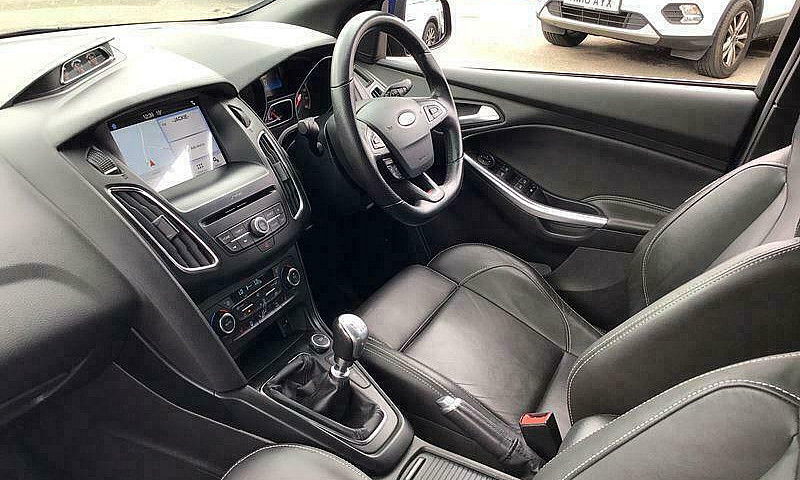 2018 Ford Focus 2.0T...