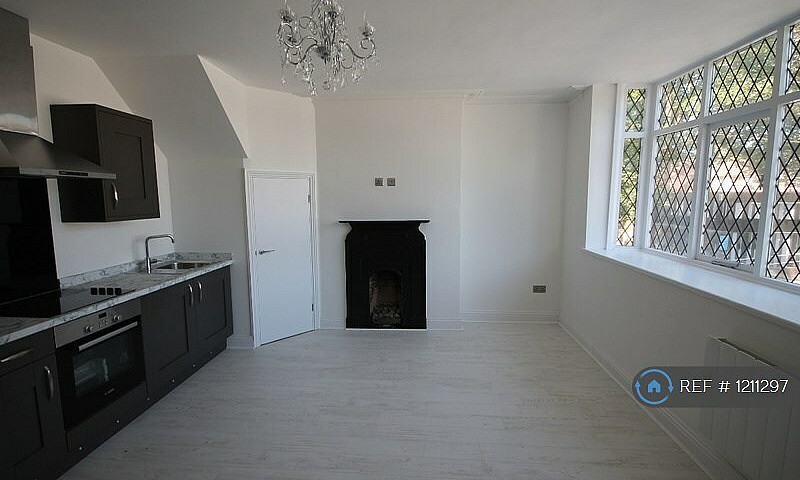 2 Bedroom Flat In Ga...