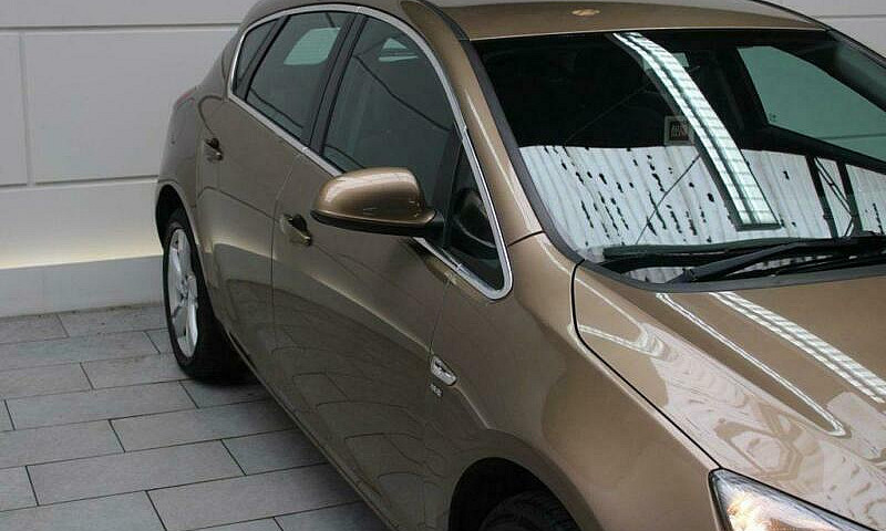 2013 Vauxhall Astra ...