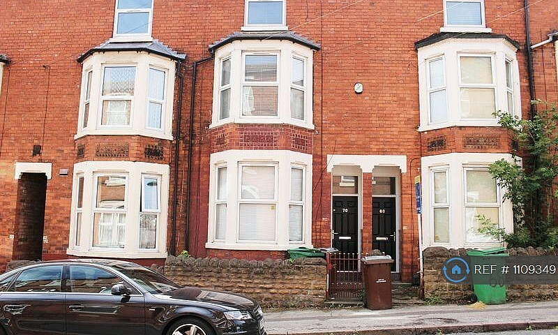 1 Bedroom In Lees Hi...