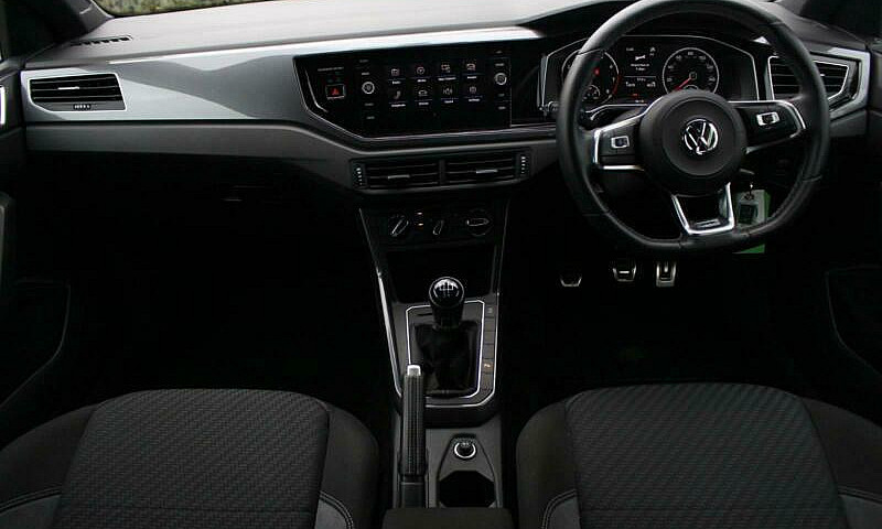 2018 Volkswagen Polo...