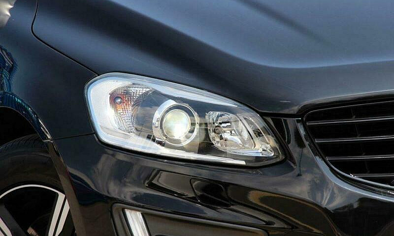 2016 16 Volvo Xc60 2...