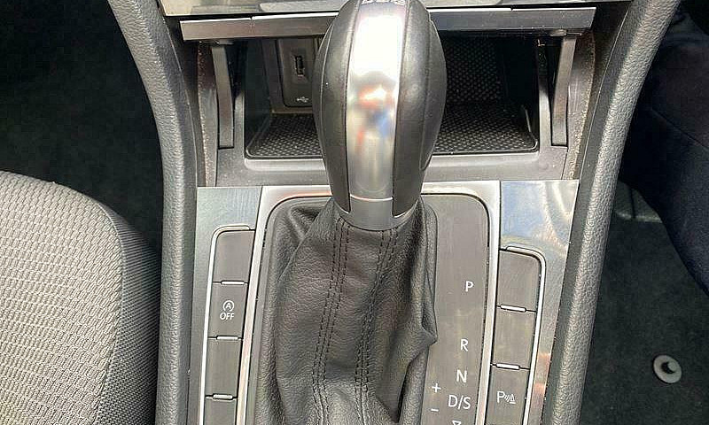 2019 Volkswagen Golf...