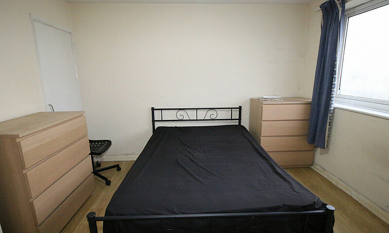 2 Bedroom Flat In Th...