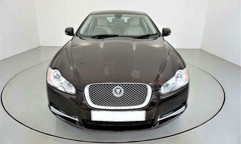 2010 Red Jaguar Xf 3...