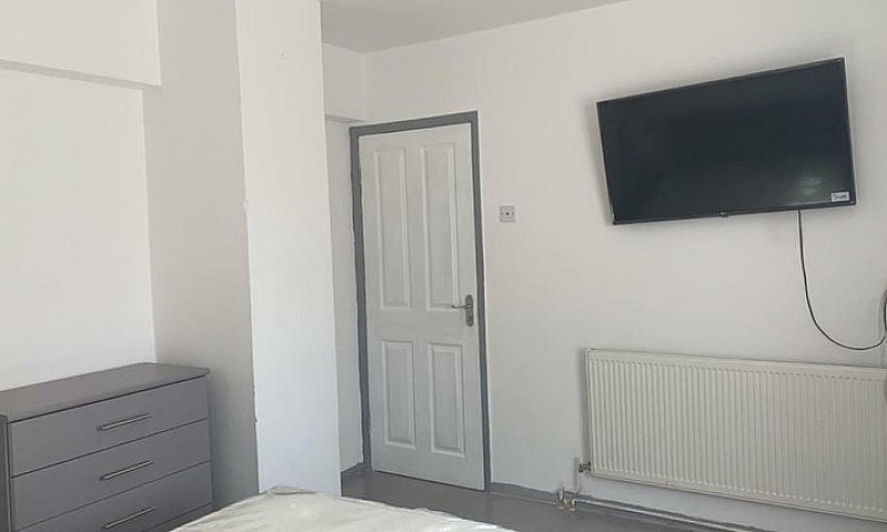 Room To Rent ...