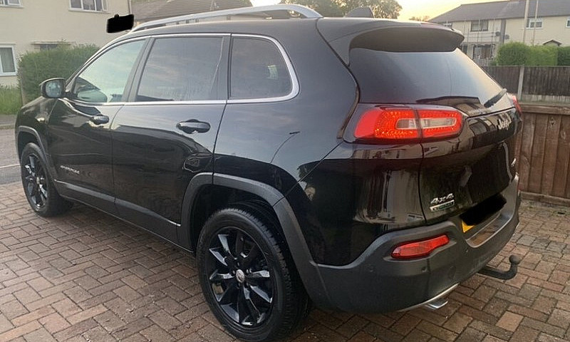 Black Jeep Cherokee ...