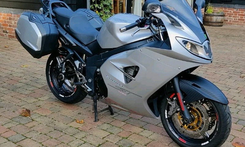 Triumph Sprint St...