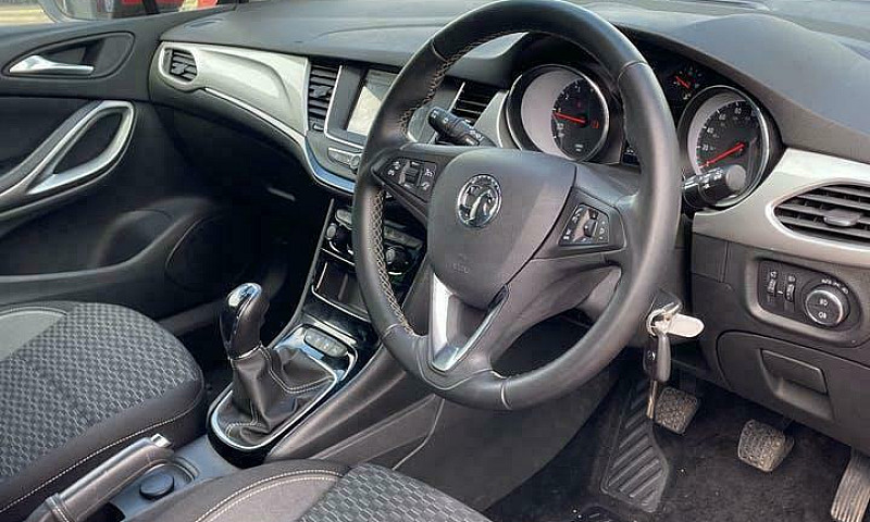 2020 Vauxhall Astra ...
